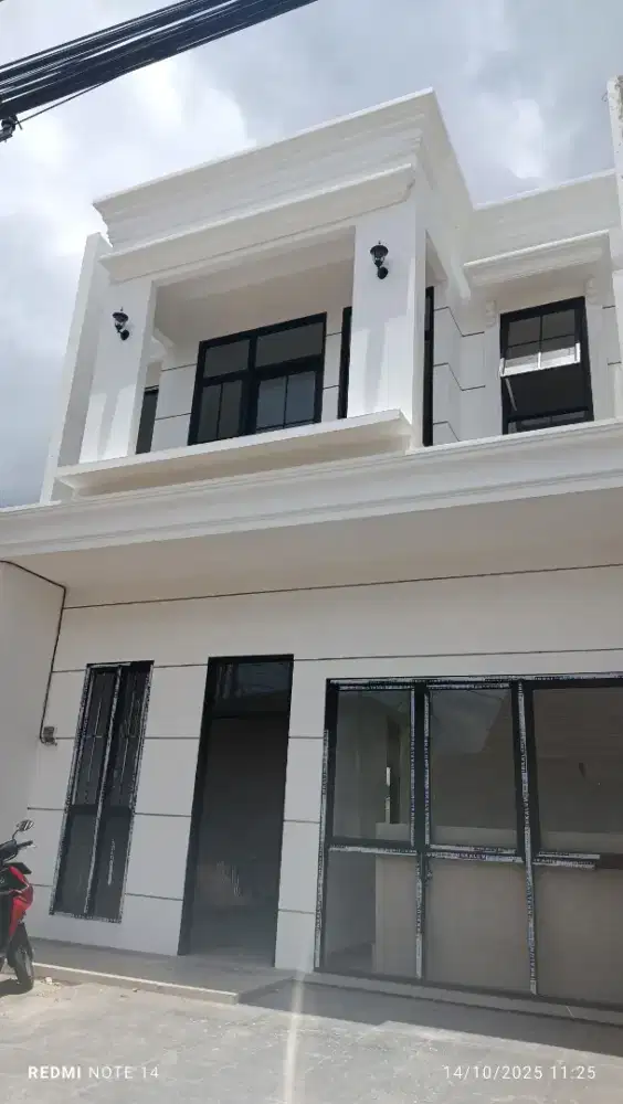 RUMAH KOMERSIL DESAIN MODERN KLASIK SUKABANGUN 2 DI LORONG ALAMIAH