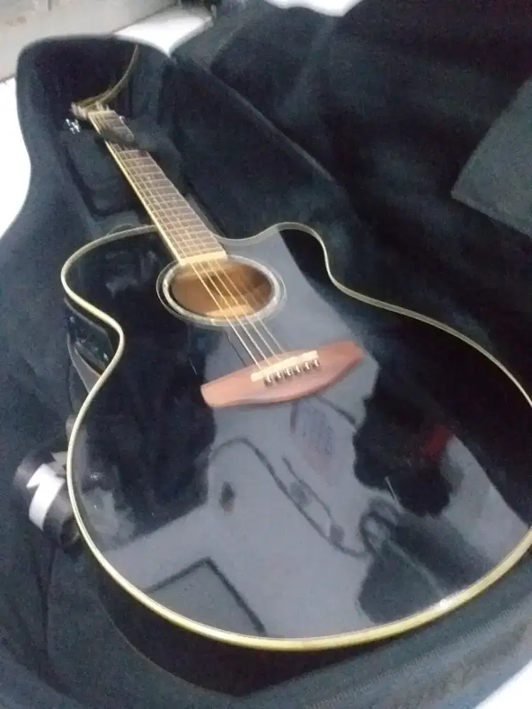 DIJUAL YAMAHA AKUSTIK/ELKETRIK CPX 600 + SOFTCASE DR CASE