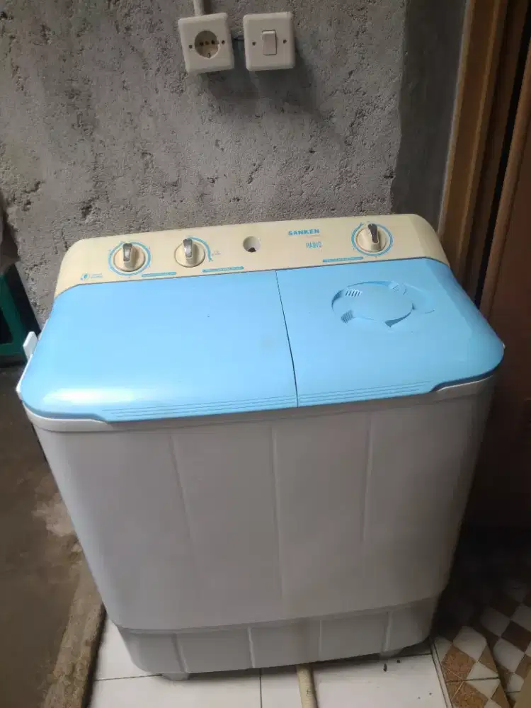 Mesin cuci merk sanken