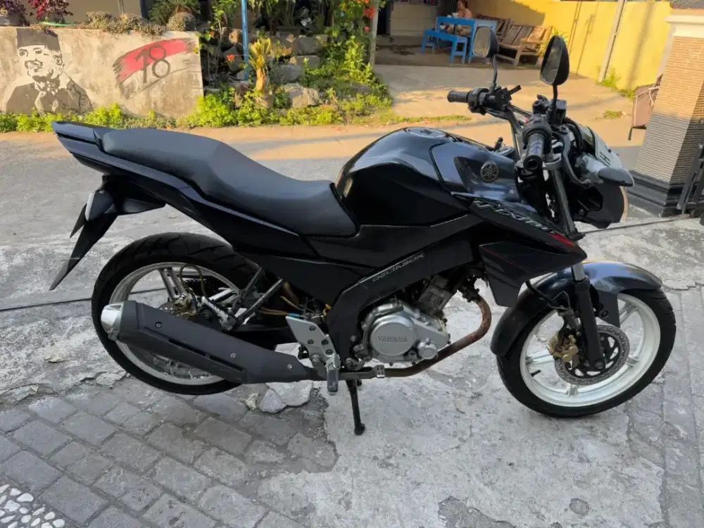 Yamaha Vixion THN 2014 plat H Semarang