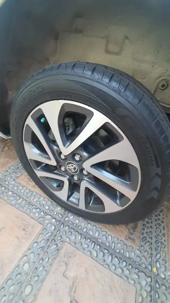 Dijual Bank GT Champiro 195/50 R16
