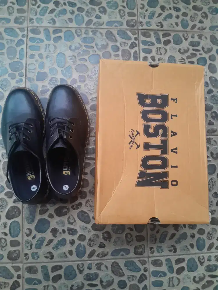 FLAVIO BOSTON SIZE 40 NEW