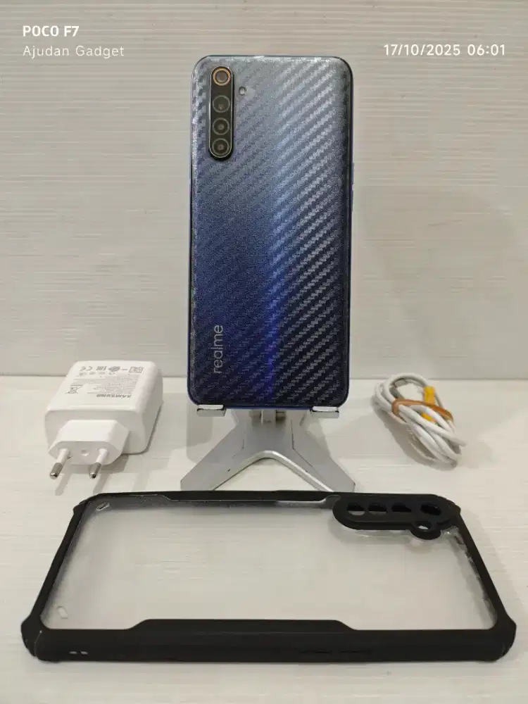 Realme 6 NFC 8/128 Gb Hp + Charger samsung Mulus 95% No Minus Bs TT/BT