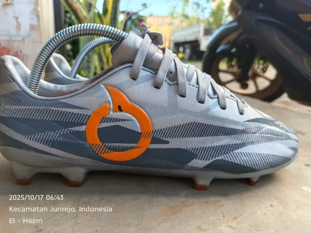 Sepatu bola catalyst Hyperion FG