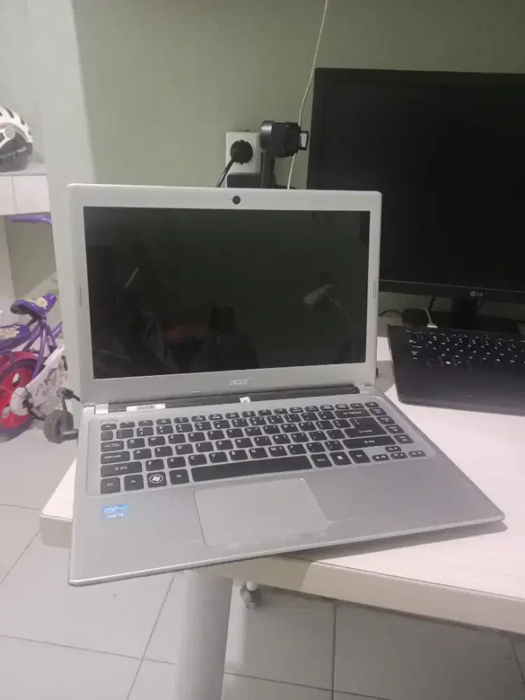Laptop Acer Aspire V5 Core i3
