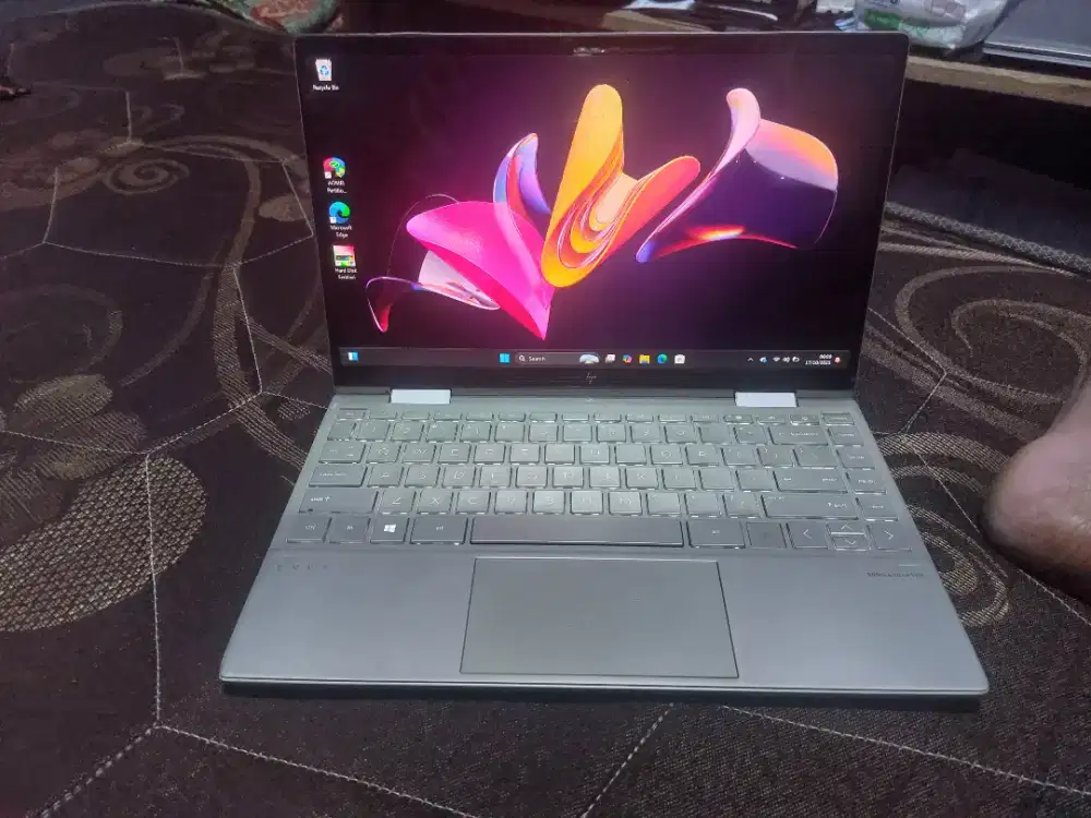 Laptop hp premium Hp envy x360   ( i7 gen 11 ,ram 8gb ,ssd 256 nvme )