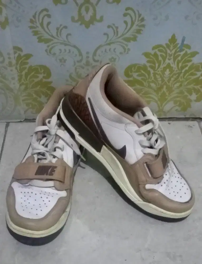 SEPATU Air Jordan Legacy