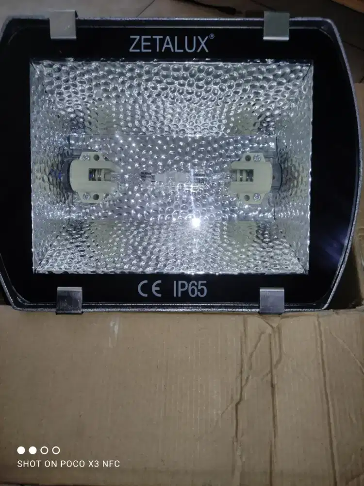 lampu sorot zetelux 150watt