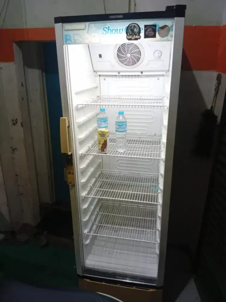 Dijual cepat showcase Polytron 5 rak