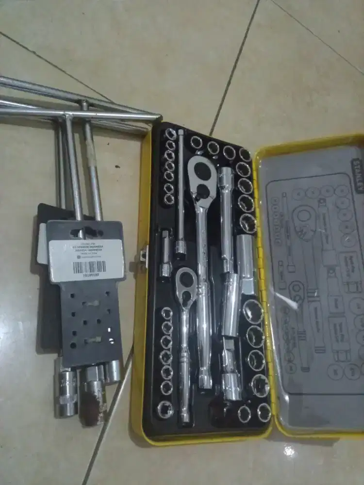 Kunci sok socket Stanley 37 1/2 + 3 Kunci T 12,13,14mm