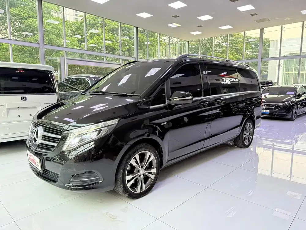 Mercedes Benz V220d (diesel ) 2017 nik 2016