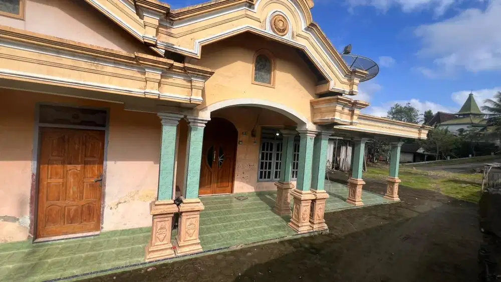 Di kontrakan rumah