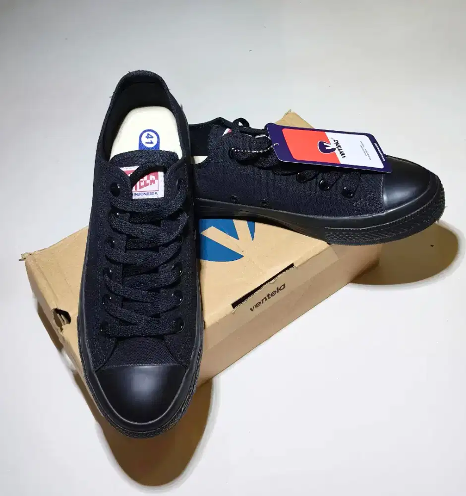 Ventela Ethnic Low Black Shoes