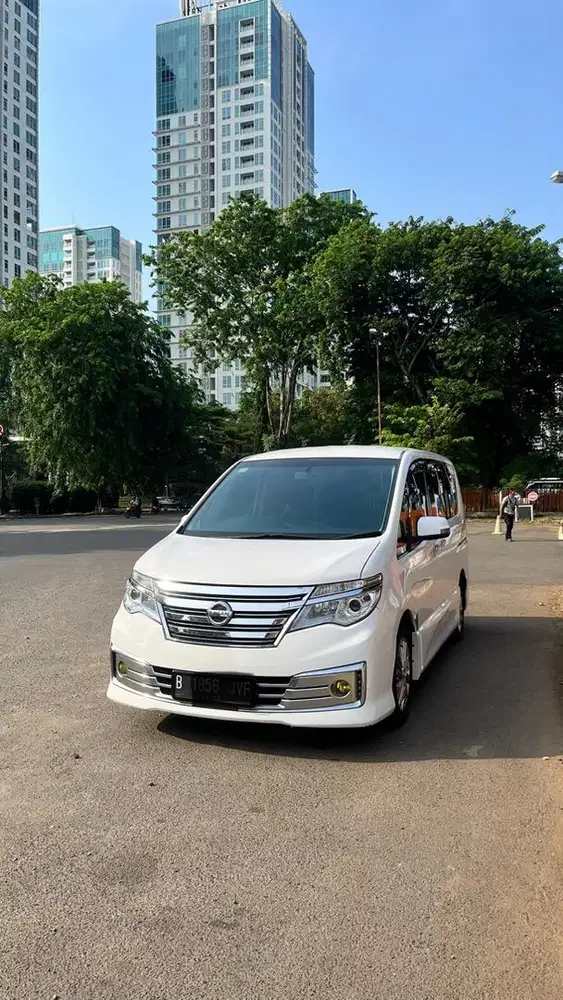 Nissan serena hws autech panoramic tahun 2015