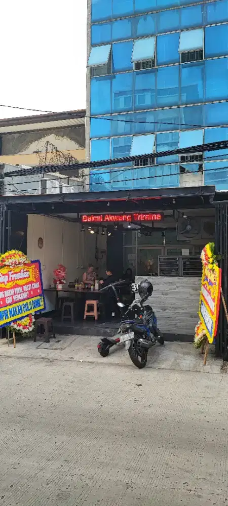 Dibutuhkan karyawan/karyawati