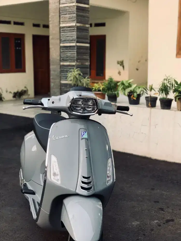 JUAL CEPAT VESPA SPRINT IGET 150 ABS TAHUN 2024