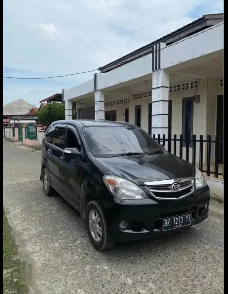 Mobil Xenia 2006