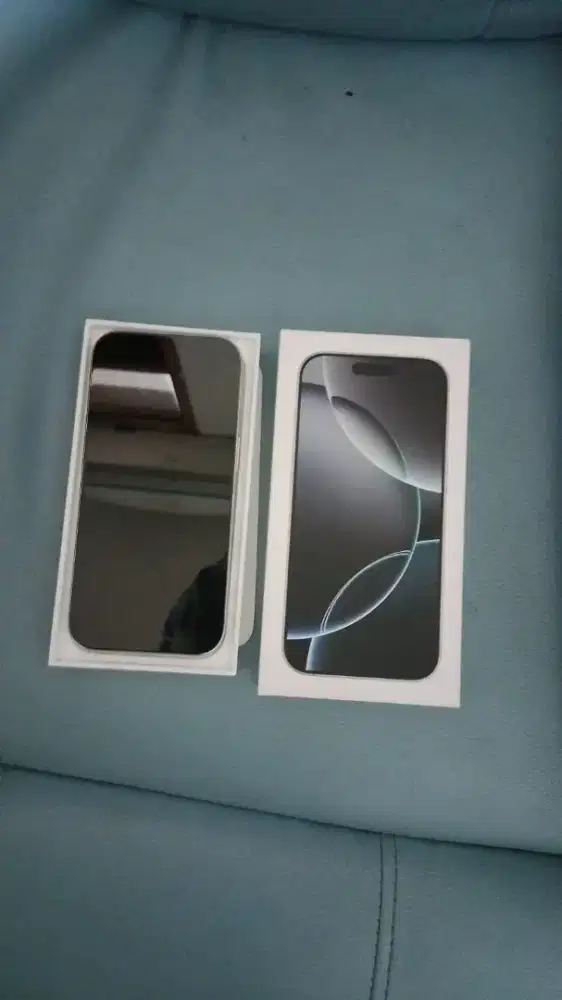 iPhone 16 Pro 128 white titanium Open box