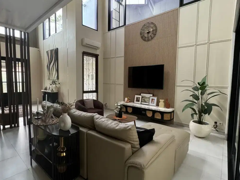 Dijual Rumah Bagus dan Modern Full Furnished di Meruya Selatan