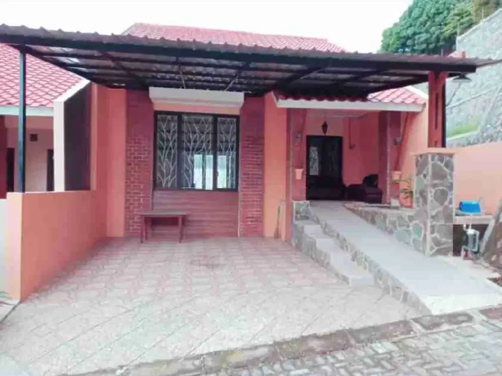 DISEWAKAN RUMAH VILLA PINUS, BANYUMANIK, SEMARANG