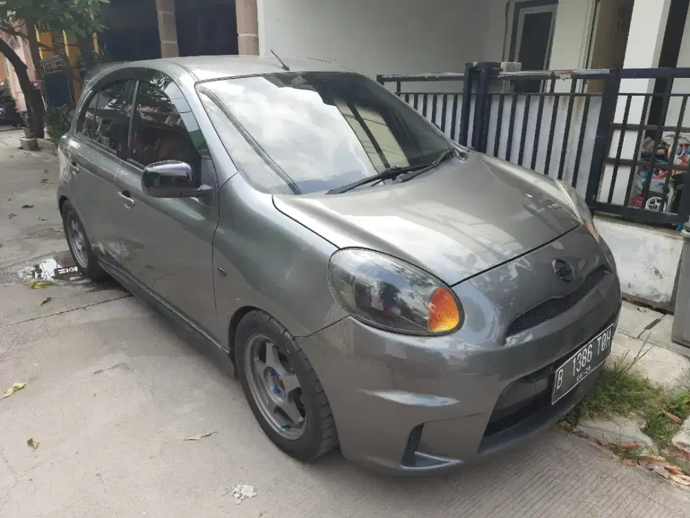 Nissan March Nismo 2011 matic modif ganteng
