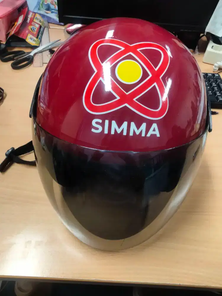 Helm mirip Bogo