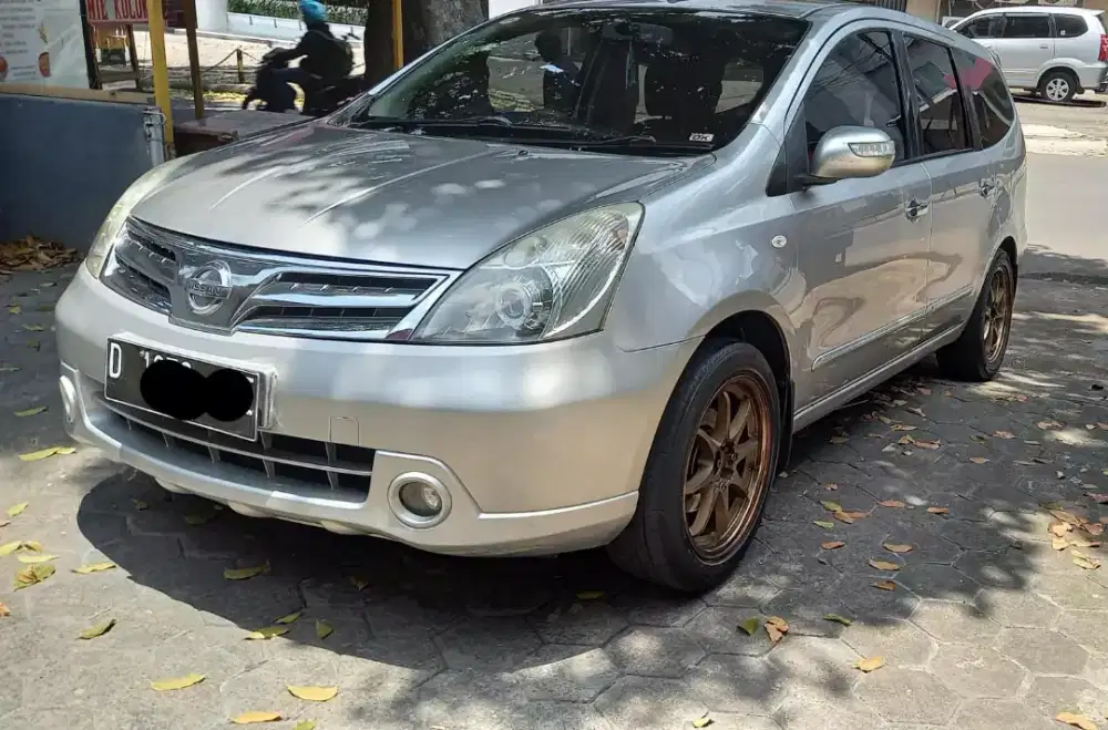Nissan Grand Livina 1.5 ultimate A/T 2012