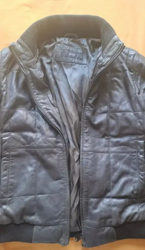 JAKET KULIT BOMBER MERK HUGOBOSS ASLI MURAH!!!
