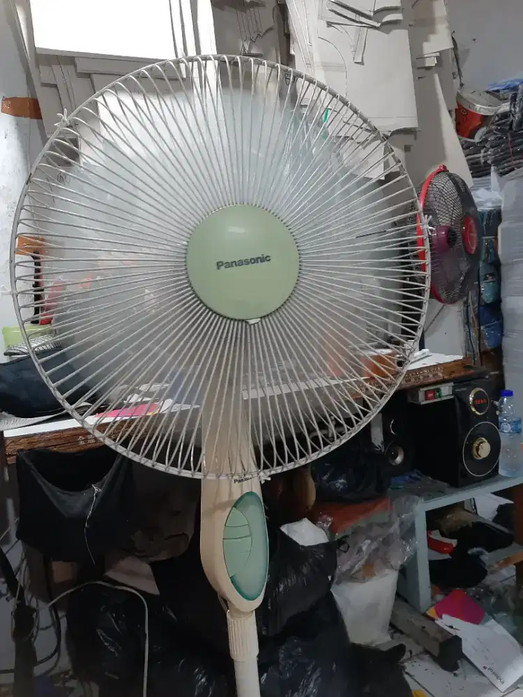 Di jual kipas angin berdiri