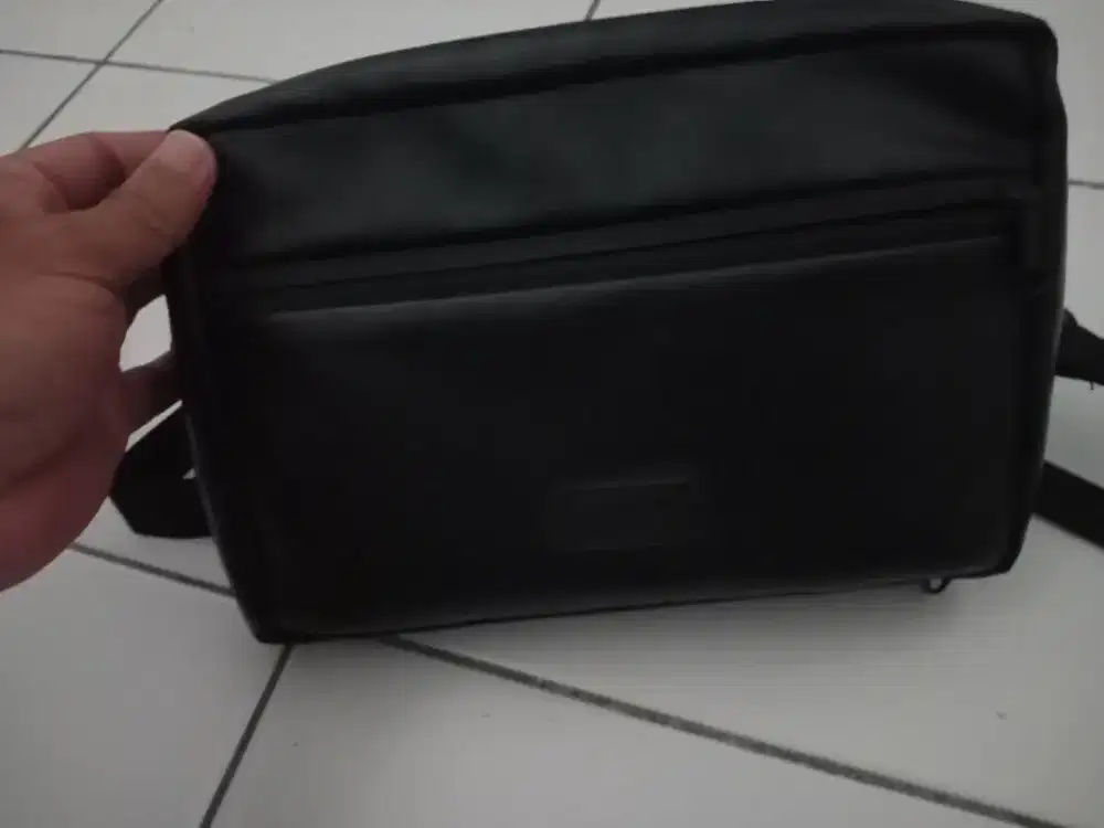 Handbag/Slingbag waterproof 2in1