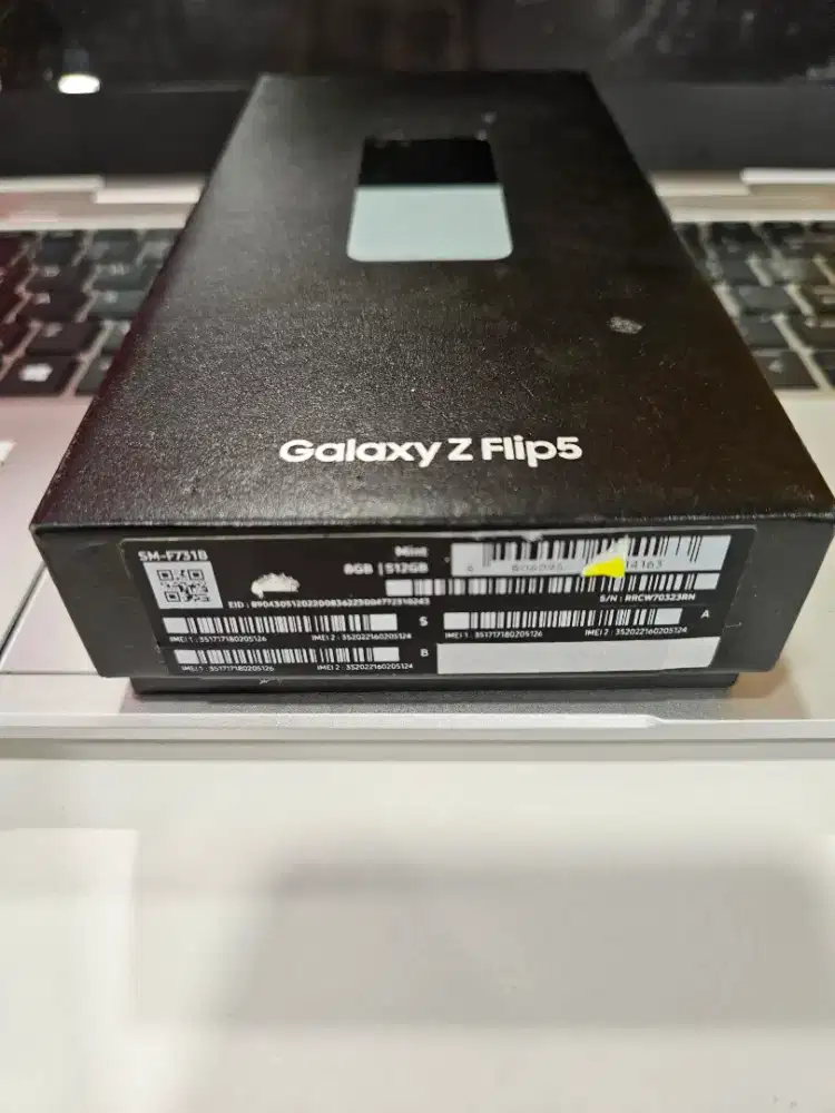 Samsumg Galaxy Z Flip 5 8GB 512GB