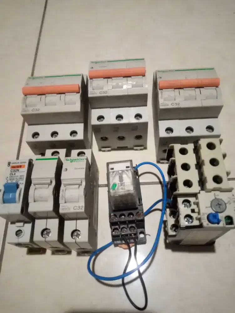 Mcb overload relay
