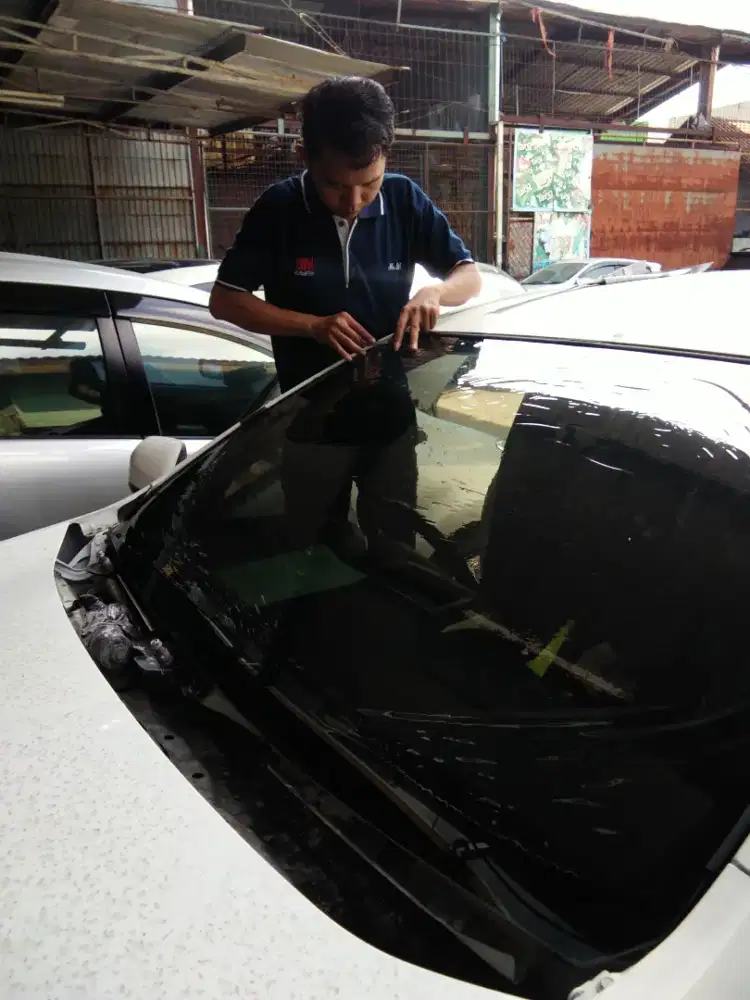 Kaca film siap pesan antar