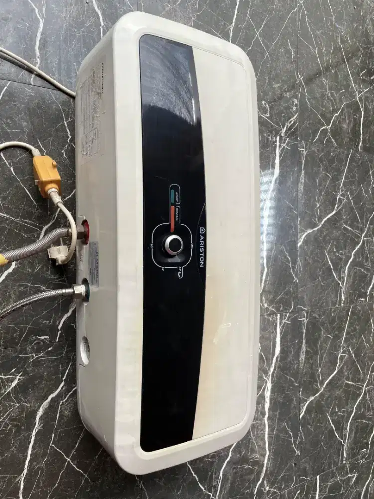 Pemanas air ariston