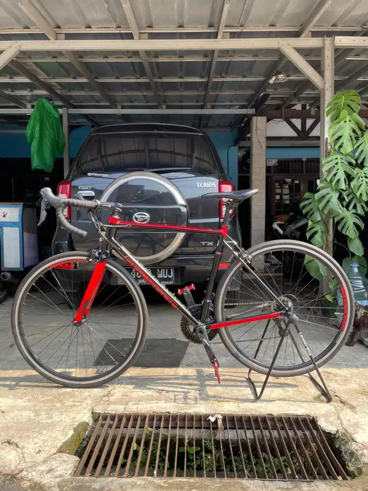 Sepeda roadbike polygon strattos s3 murah
