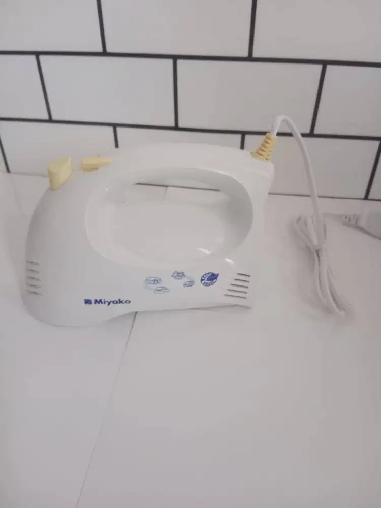 HAND MIXER MIYAKO PRAKTIS MURAH