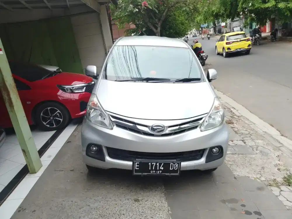 Xenia R Deluxe 2014 MT low km61rb