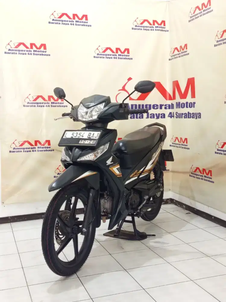 Honda supra x 125 fi Tahun 2023 warna hitam