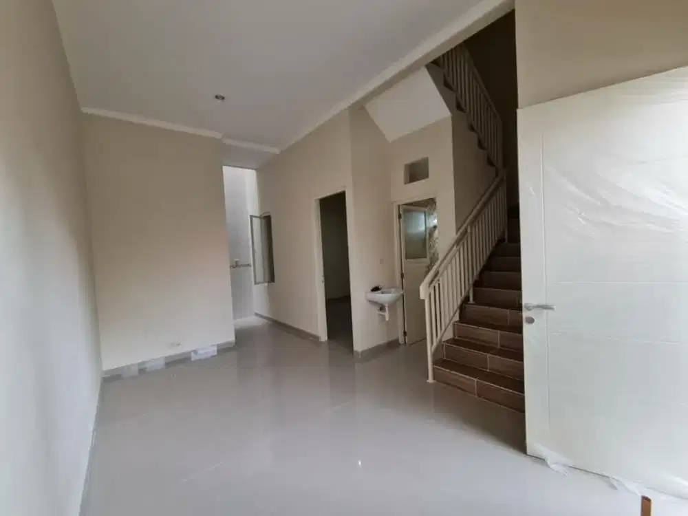 Sewa/Jual rumah baru bagus dekat Chicco Supermarket jl.Tenggilis Timur