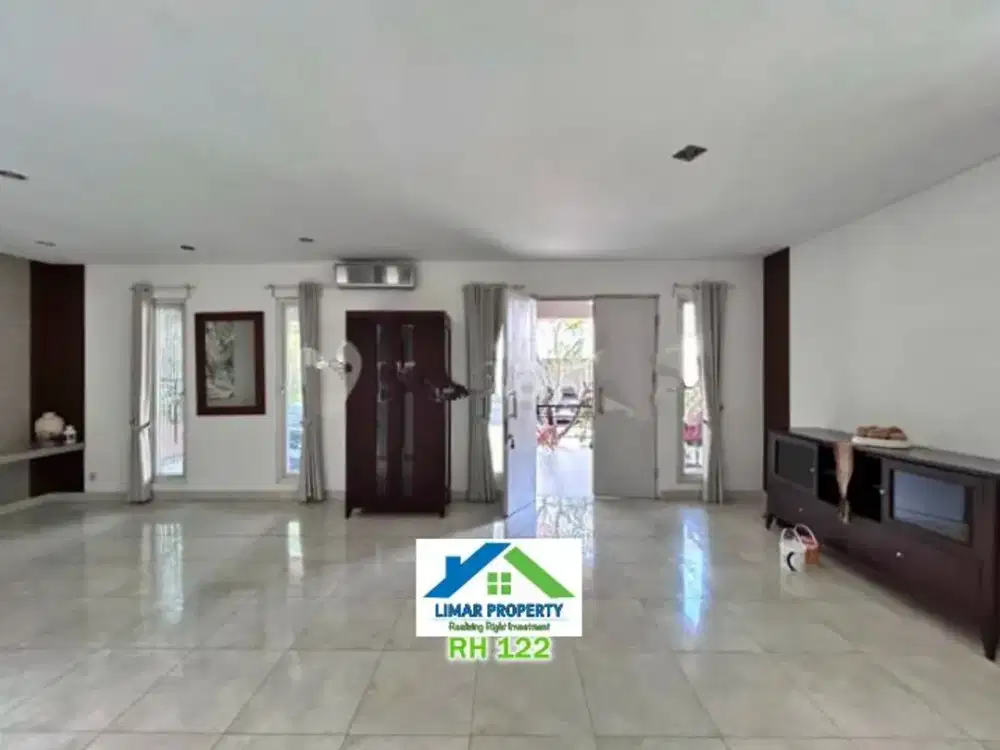 Disewakan Rumah Cozy dan Sangat Strategis Raffles Hills Cibubur