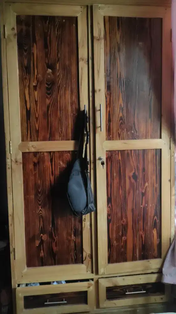 DIJUAL LEMARI KAYU JATI BELANDA