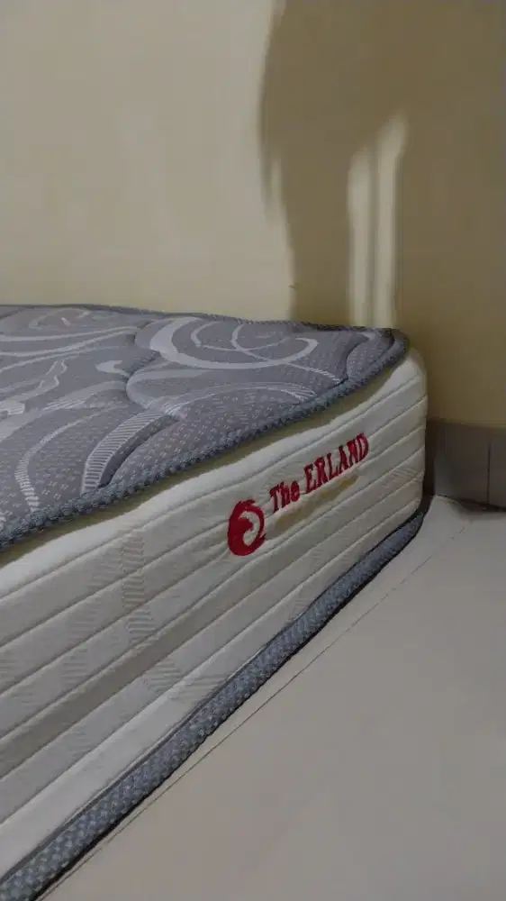 Kasur The Erland Spring bed in Box Deluxe Edition