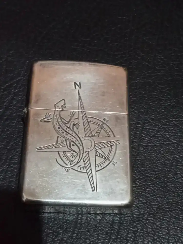 Zippo Marlboro Lizard Compass