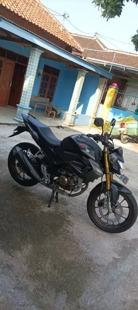 Cb150R upsidedown plat AD
