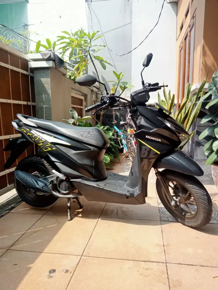 Honda beat street