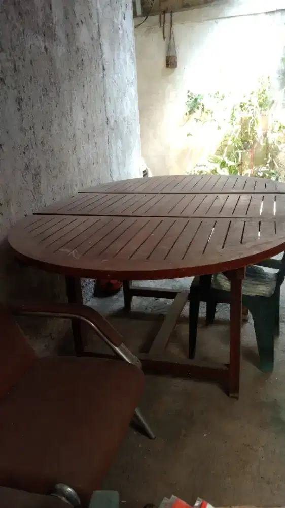 Dijual meja makan kayu solid
