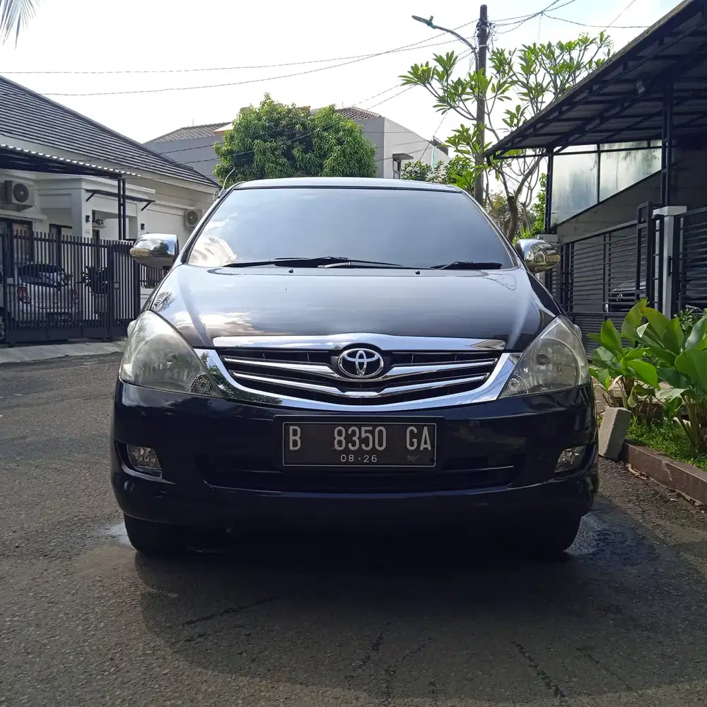 Toyota Kijang Innova 2006 matic Good condition