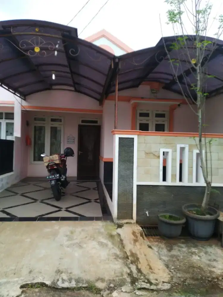 DIKONTRAKKAN RUMAH STRATEGIS BEBAS BANJIR