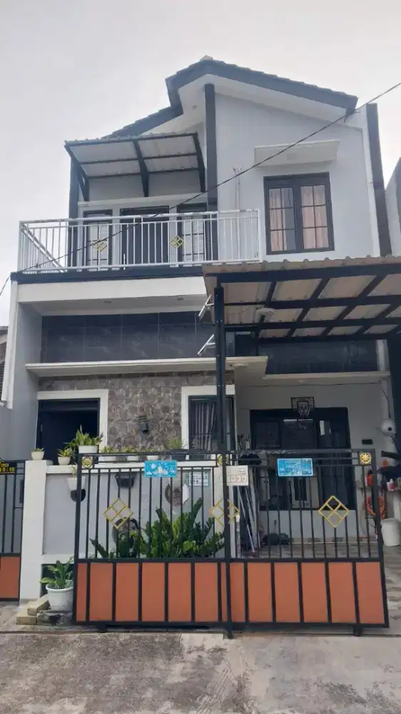 Rumah bagus 2 lantai di citra indah city siap huni