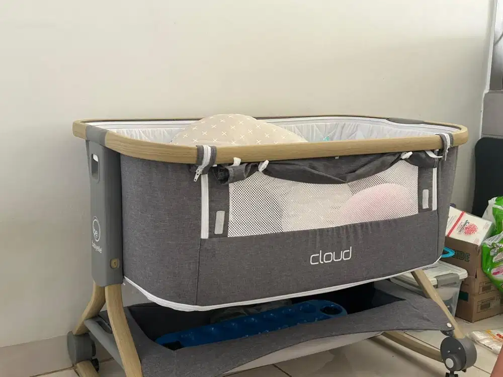 Box bayi bekas..